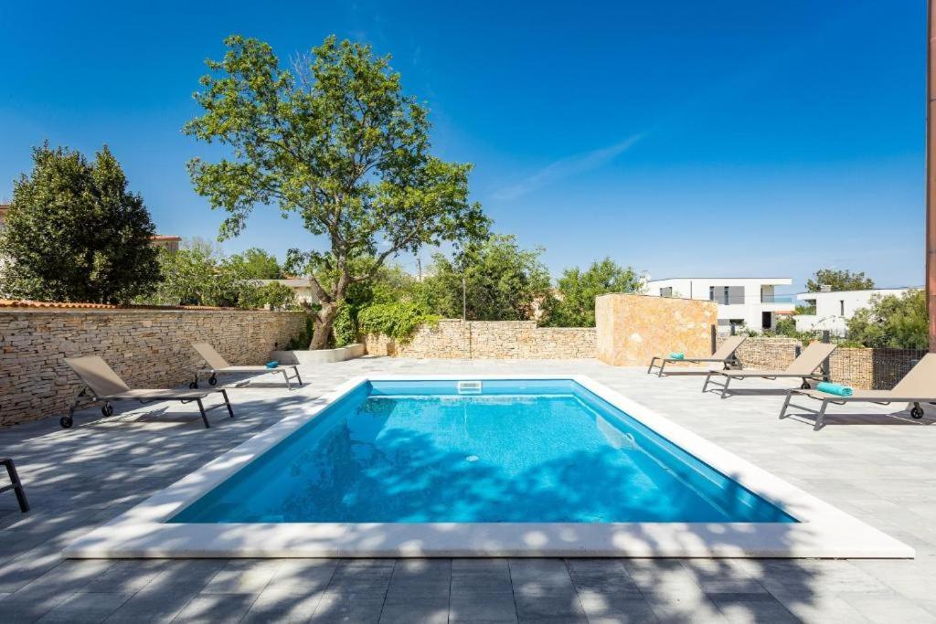 Cesare Apartment, With Swimming Pool And Sea View Ližnjan Екстериор снимка