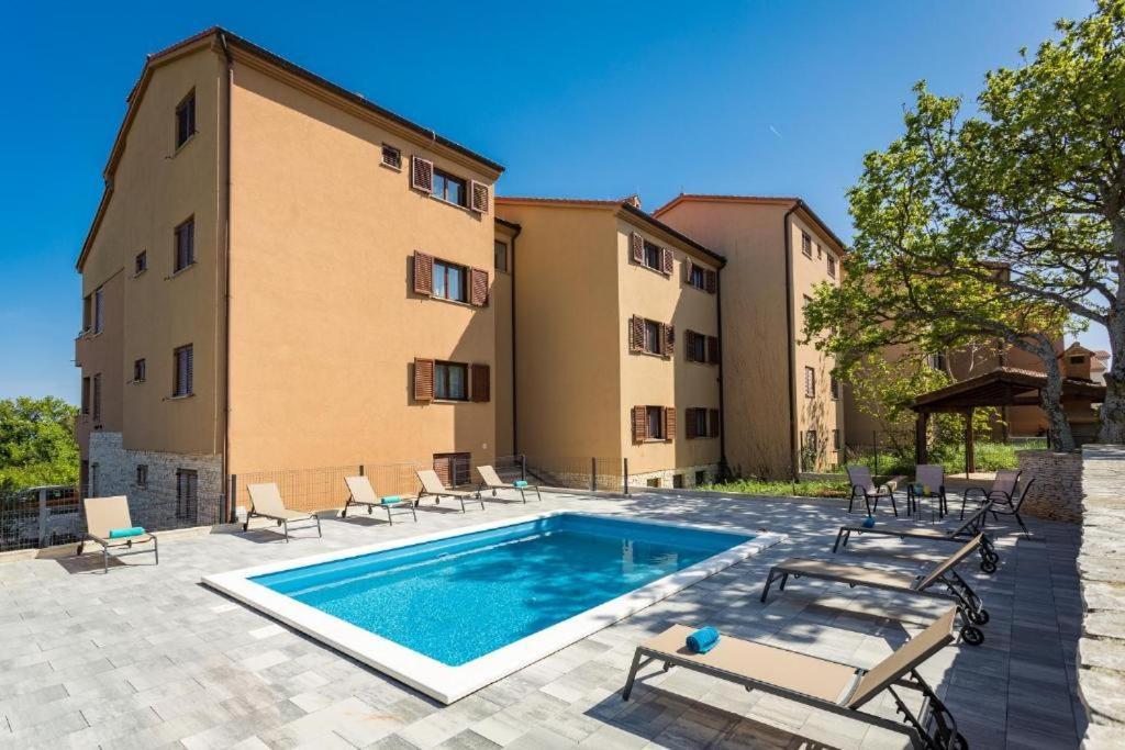 Cesare Apartment, With Swimming Pool And Sea View Ližnjan Екстериор снимка