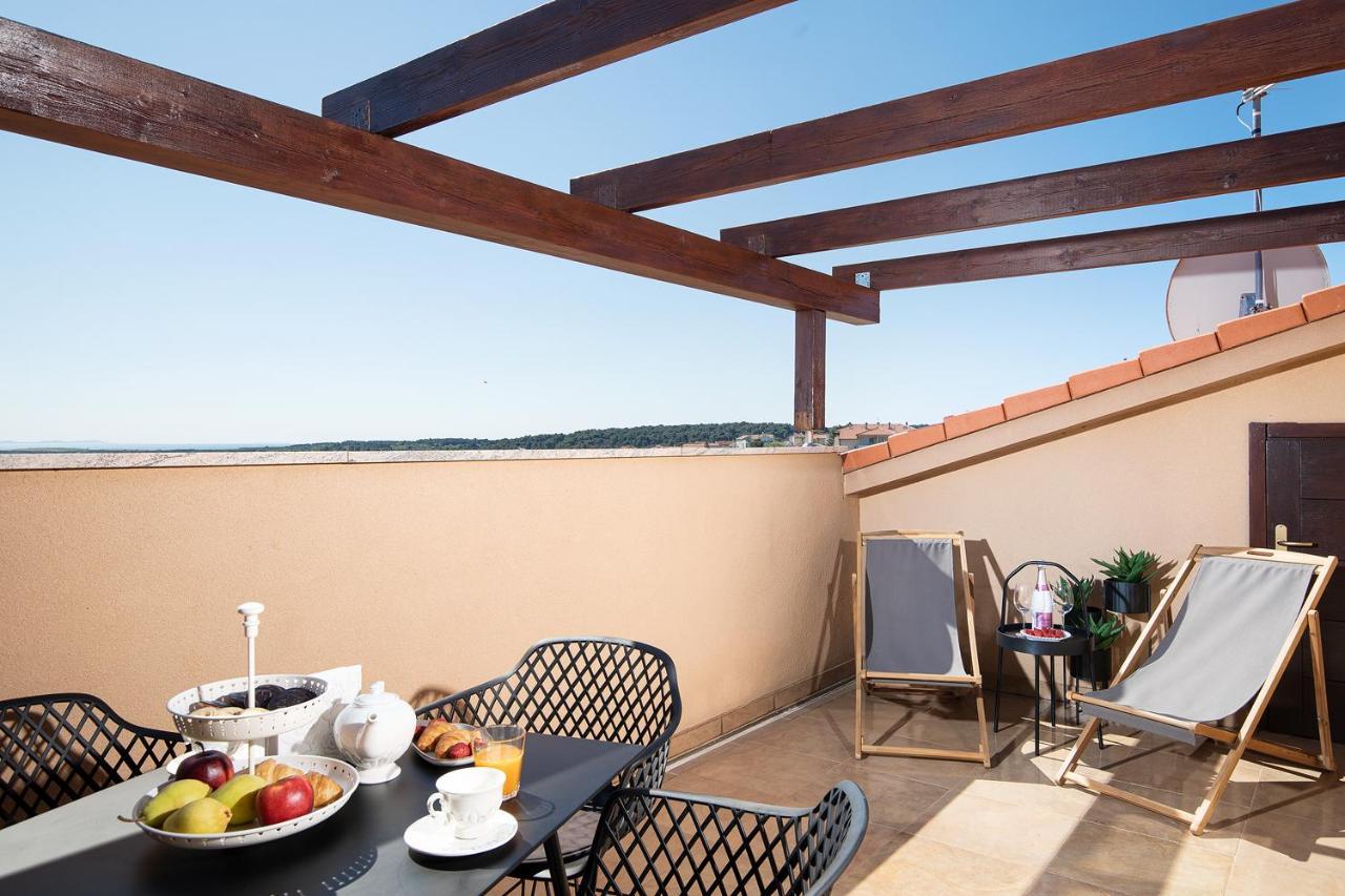 Cesare Apartment, With Swimming Pool And Sea View Ližnjan Екстериор снимка