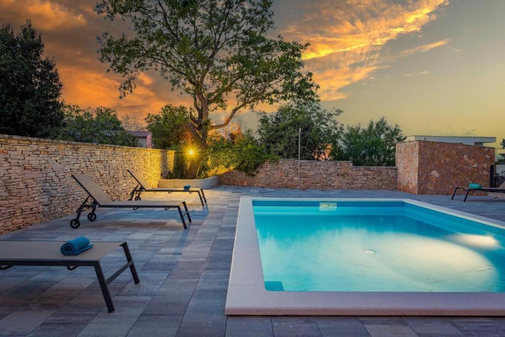Cesare Apartment, With Swimming Pool And Sea View Ližnjan Екстериор снимка