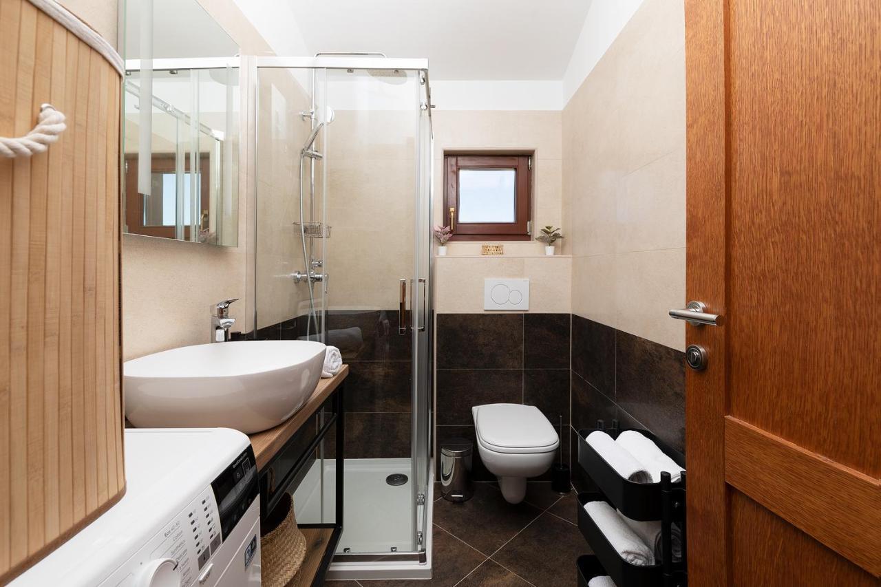 Cesare Apartment, With Swimming Pool And Sea View Ližnjan Екстериор снимка